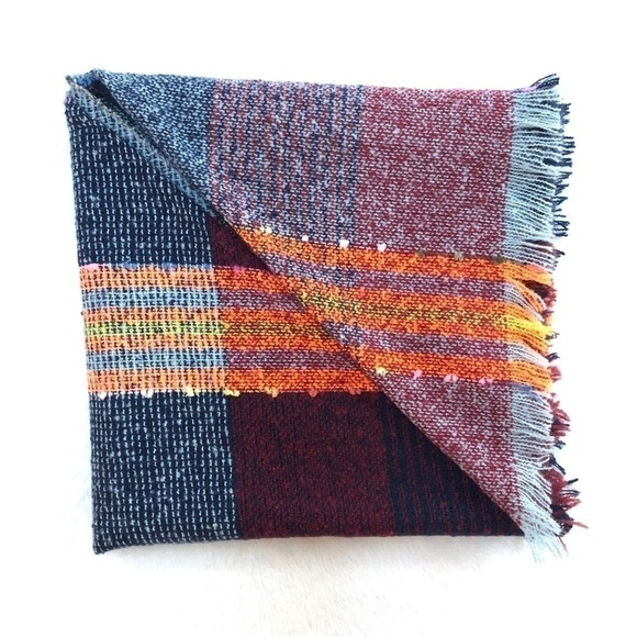 Luxury Cashmere Acrylic Plaid Knitted Triangle Scarf - Picture 3 of 4